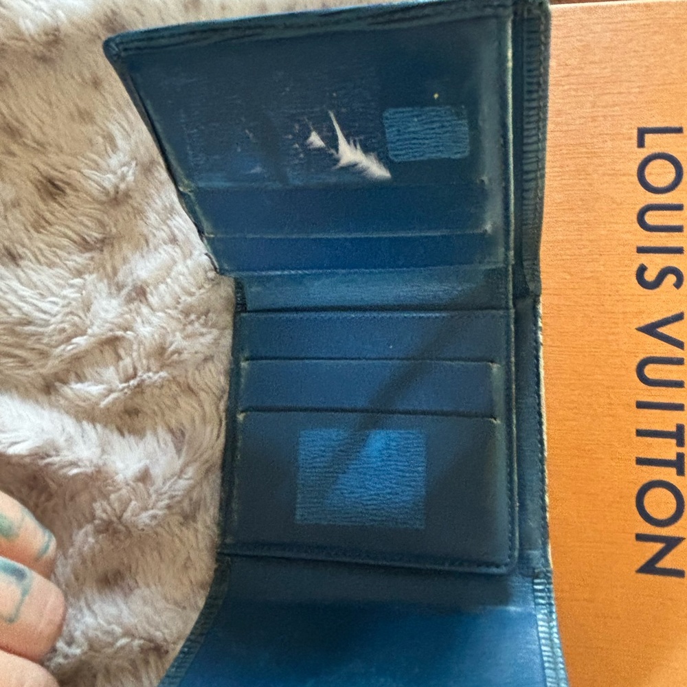 Louis Vuitton Teal Textured Wallet - Picture 4 of 5